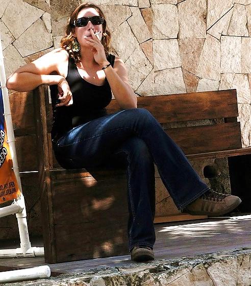 5P Sexy Smoking Women