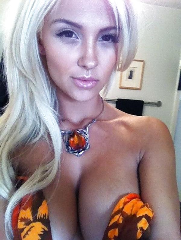 25P Hot babes and hot tits