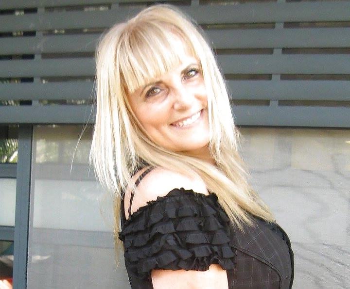 25P GREEK MILFS, MATURE LADIES & SLUTS: THE GODDESS GOT BOOBS