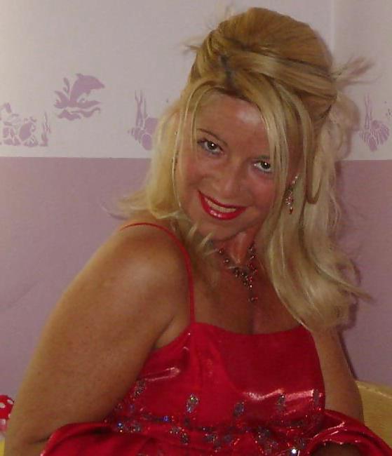 25P GREEK MILFS, MATURE LADIES & SLUTS: THE GODDESS GOT BOOBS