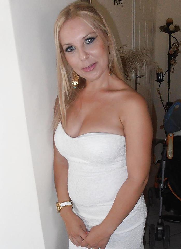 25P GREEK MILFS, MATURE LADIES & SLUTS: THE GODDESS GOT BOOBS