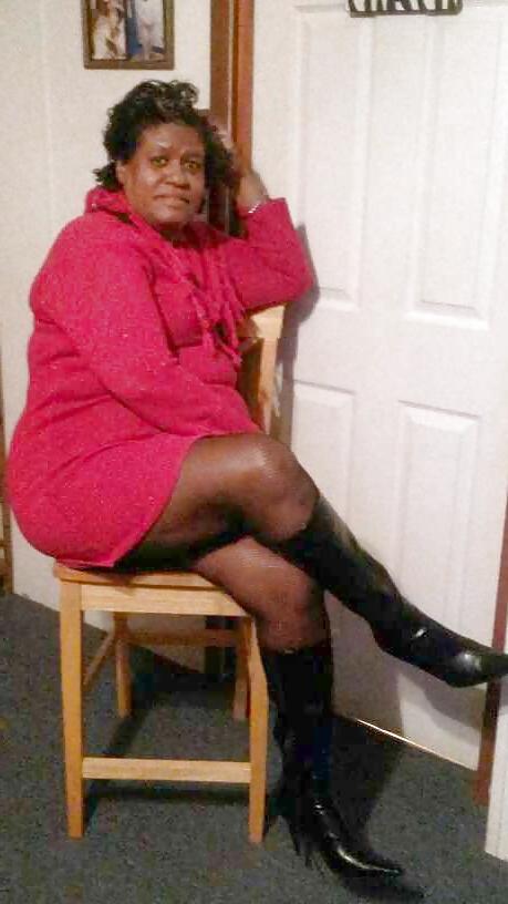 25P BOOTS AND STOCKINGS