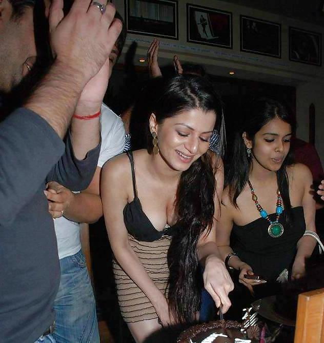 15P Sexy Young Indian Girls (100% Real)