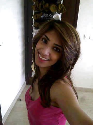 15P Sexy Young Indian Girls (100% Real)