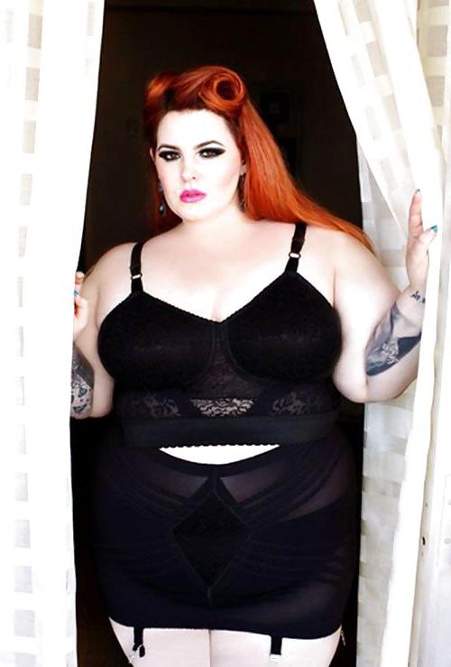 25P Big Girls In Lingerie 12