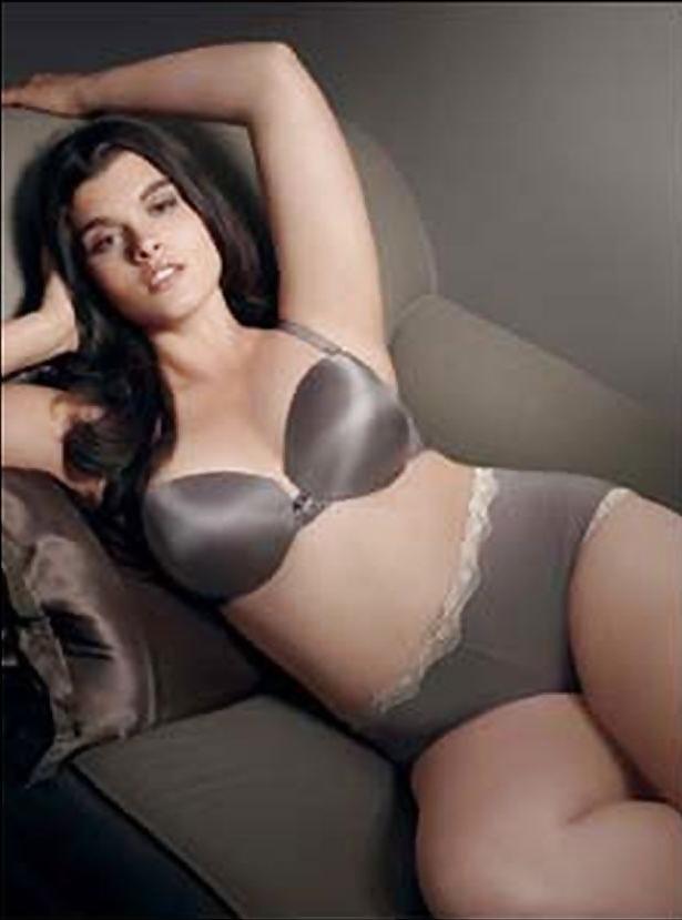 25P Big Girls In Lingerie 12