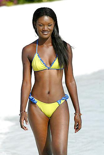 25P Beach spain