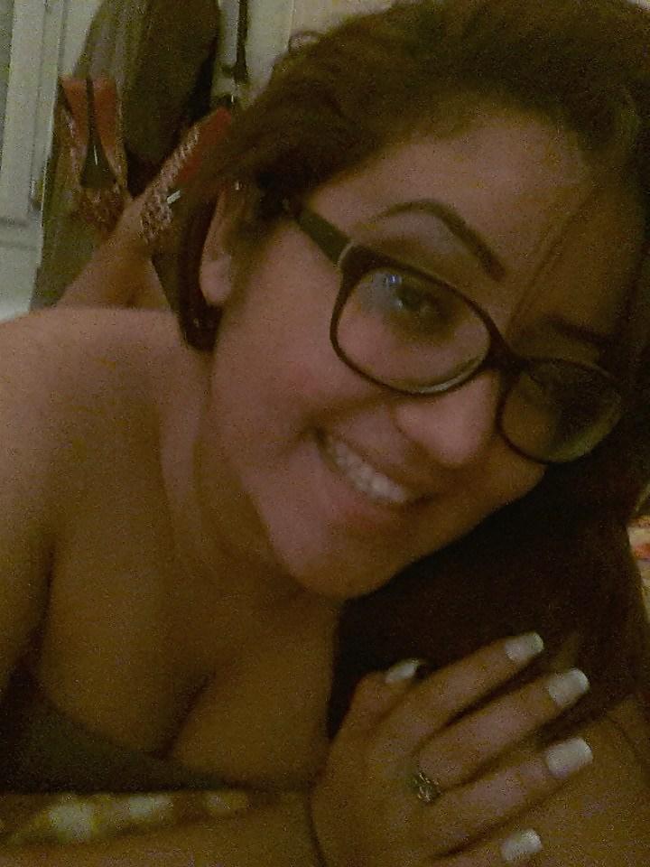14P Kawtar la grosse coquine de beurette