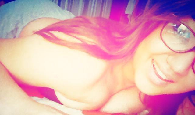 14P Kawtar la grosse coquine de beurette