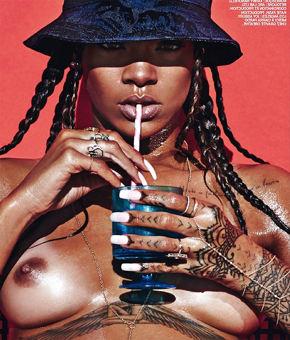 6P Rihanna NUDE Photoshoot!