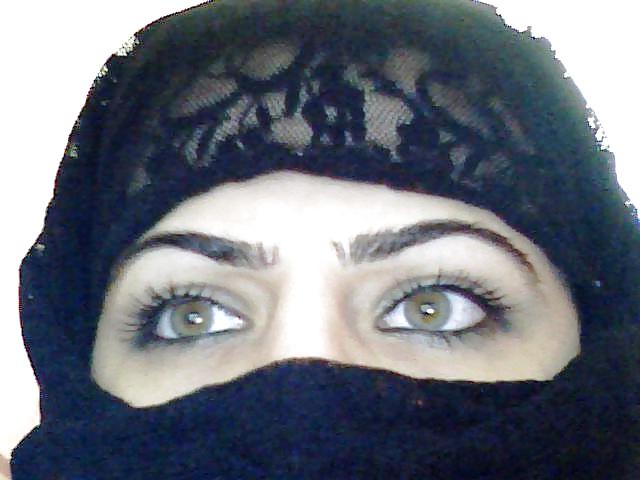 25P Sexy Red Hot Hijab Babes