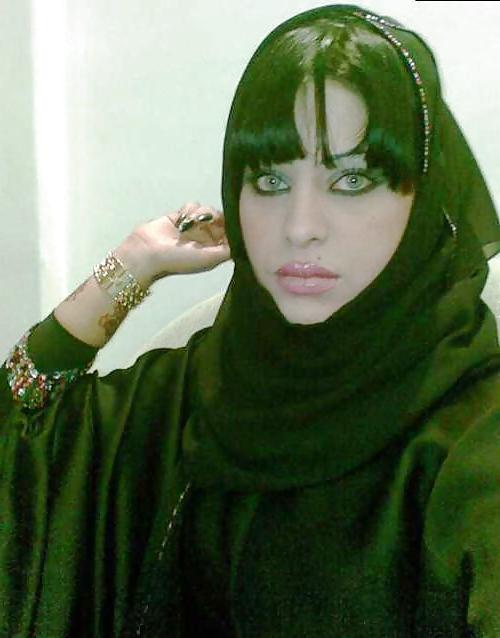25P Sexy Red Hot Hijab Babes