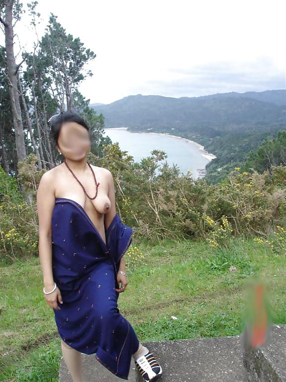 25P Indian aunty show 2