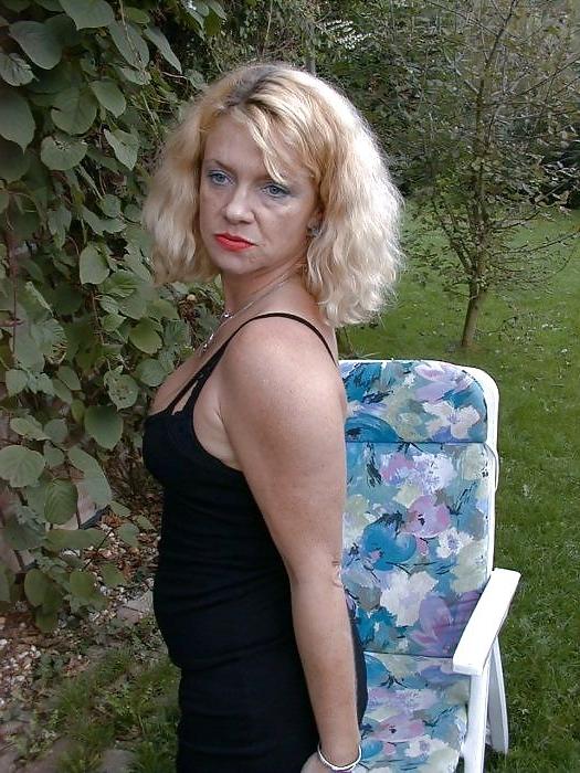 15P Mature Amateur Petra (German)