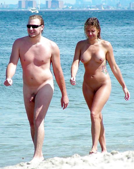 20P Naked couple 24.