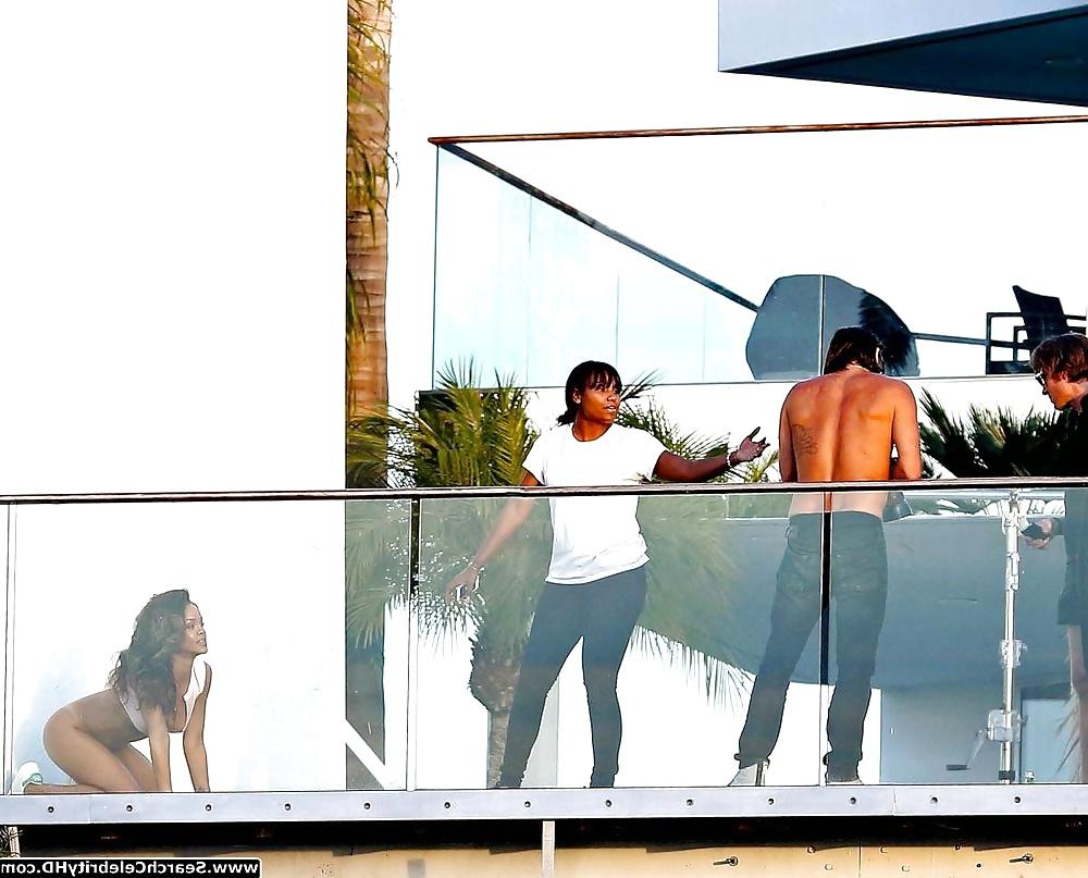 25P Rihanna Bottomless Bare Ass Photoshoot In L.A
