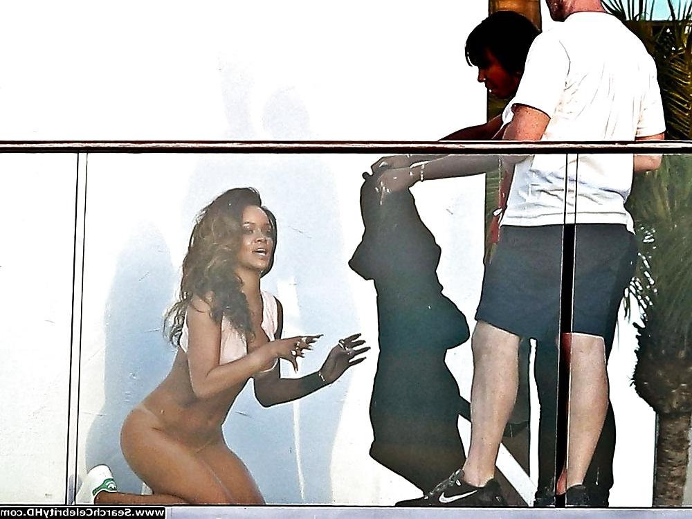 25P Rihanna Bottomless Bare Ass Photoshoot In L.A