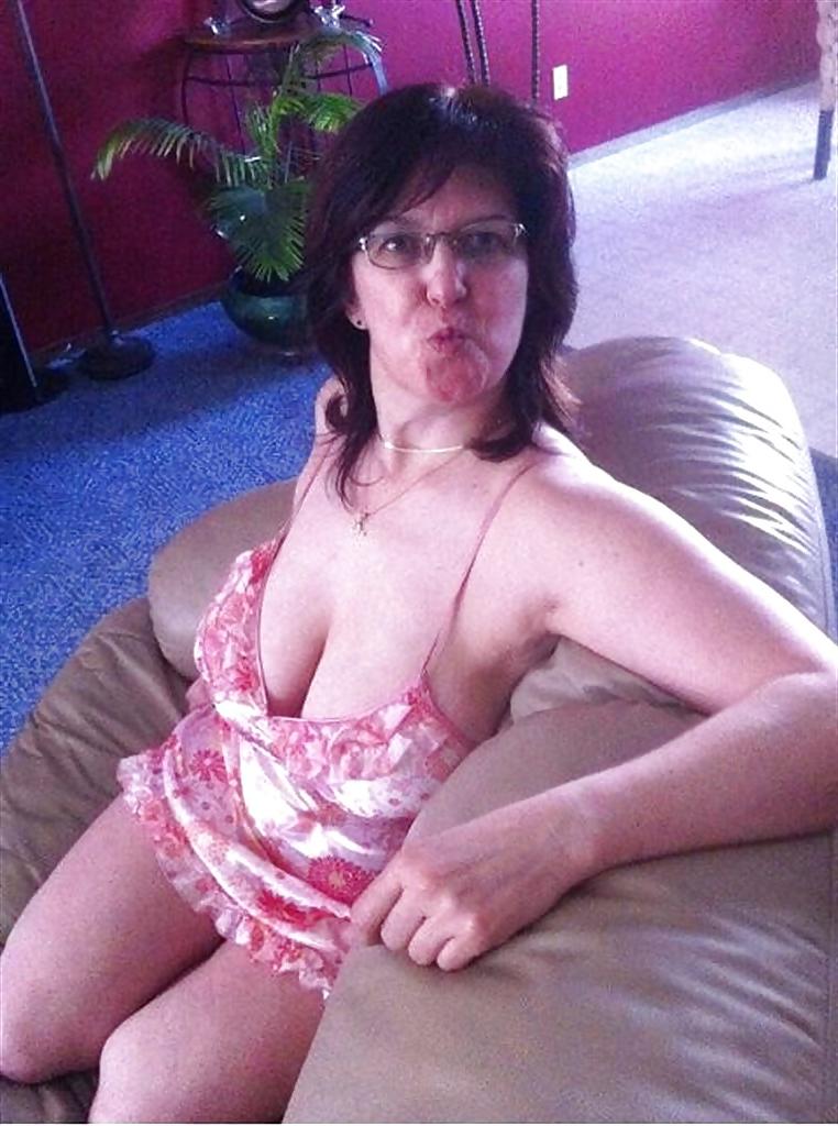 19P Big Natural Silicone-free Boobs! (Granny GILF)