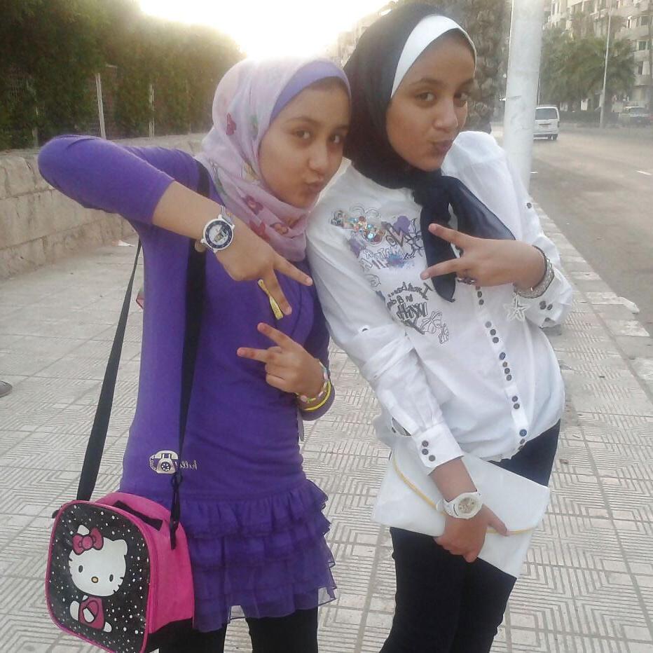 25P Arab Egyptian Girls 