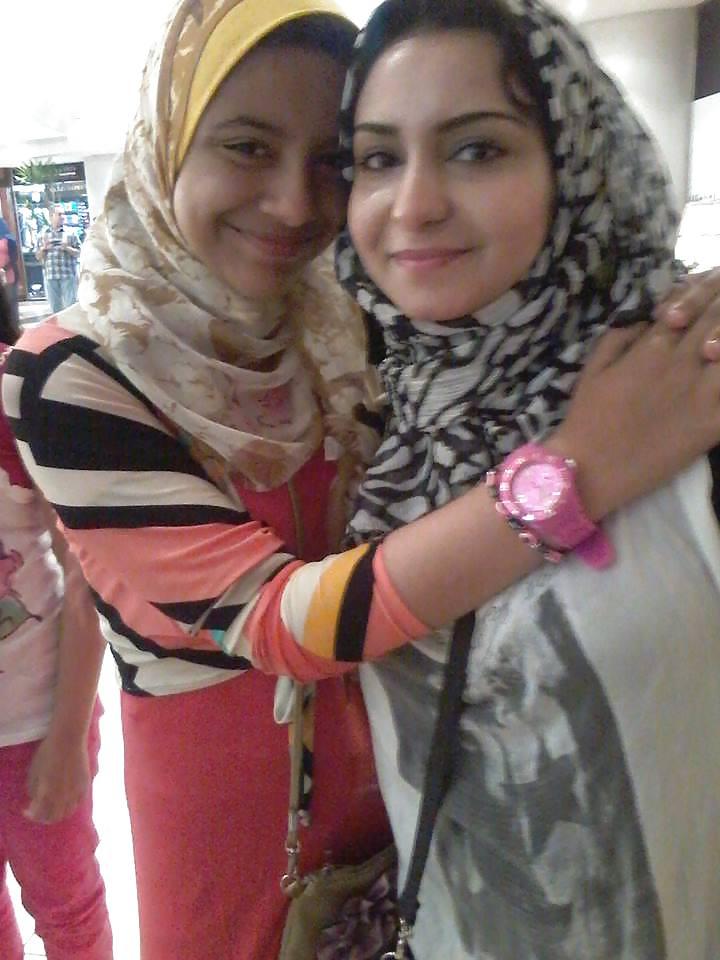 25P Arab Egyptian Girls 