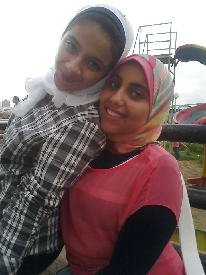 25P Arab Egyptian Girls 