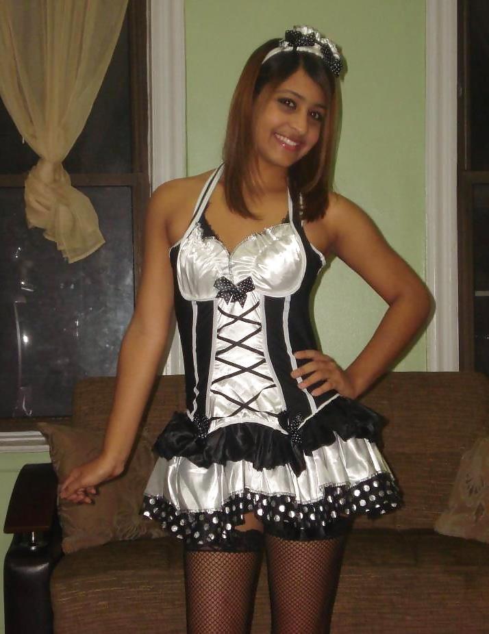 25P Hot Indian Desi Babes 2