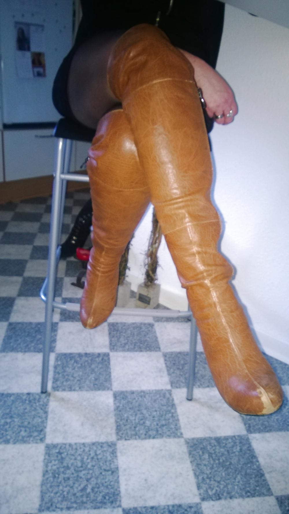 8P Stockings and overknee boots