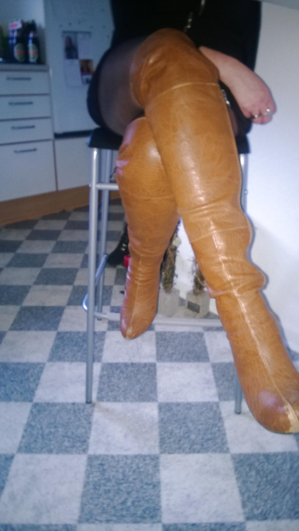 8P Stockings and overknee boots