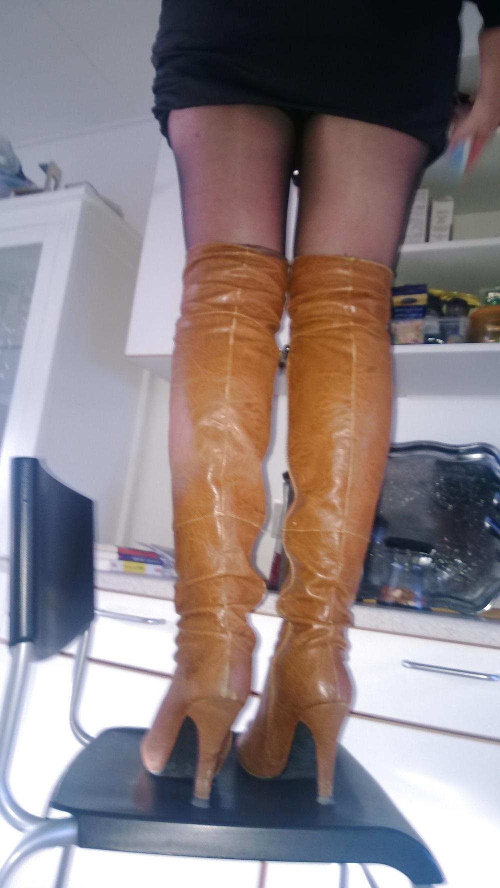 8P Stockings and overknee boots