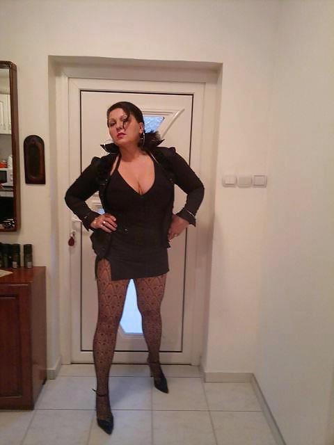 25P Milf from Serbia (40+)