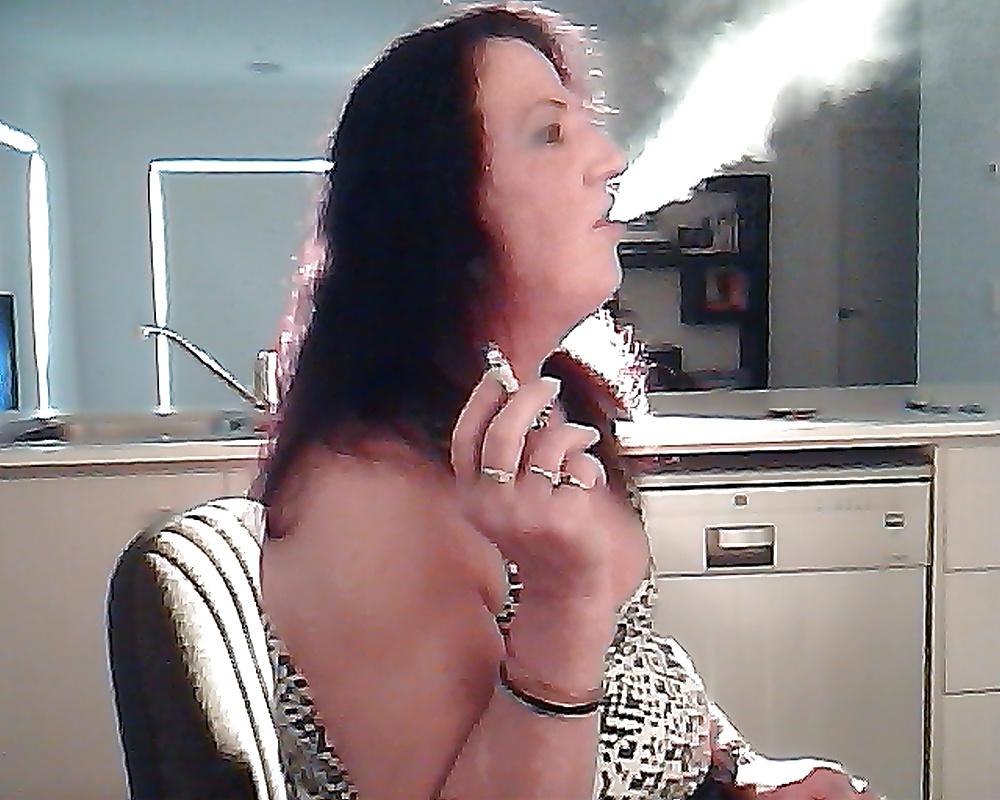6P Dina smoking