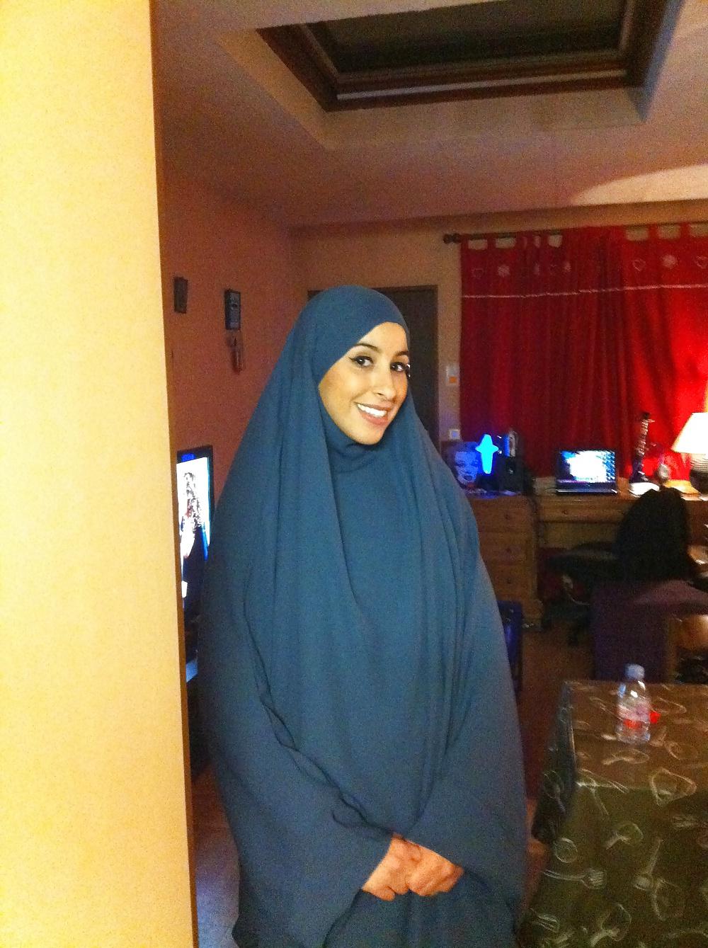 25P Arab Beurette Rekia Benaissa coquine Algerie Marseille Paris