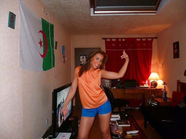 25P Arab Beurette Rekia Benaissa coquine Algerie Marseille Paris