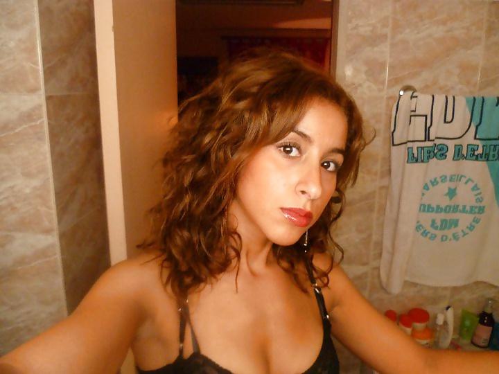 25P Arab Beurette Rekia Benaissa coquine Algerie Marseille Paris