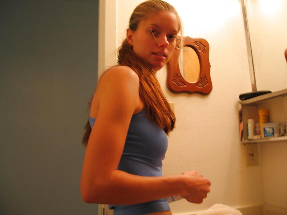 25P Small tits