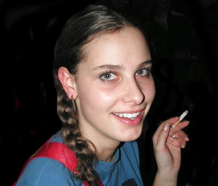 19P Smoking Hotties