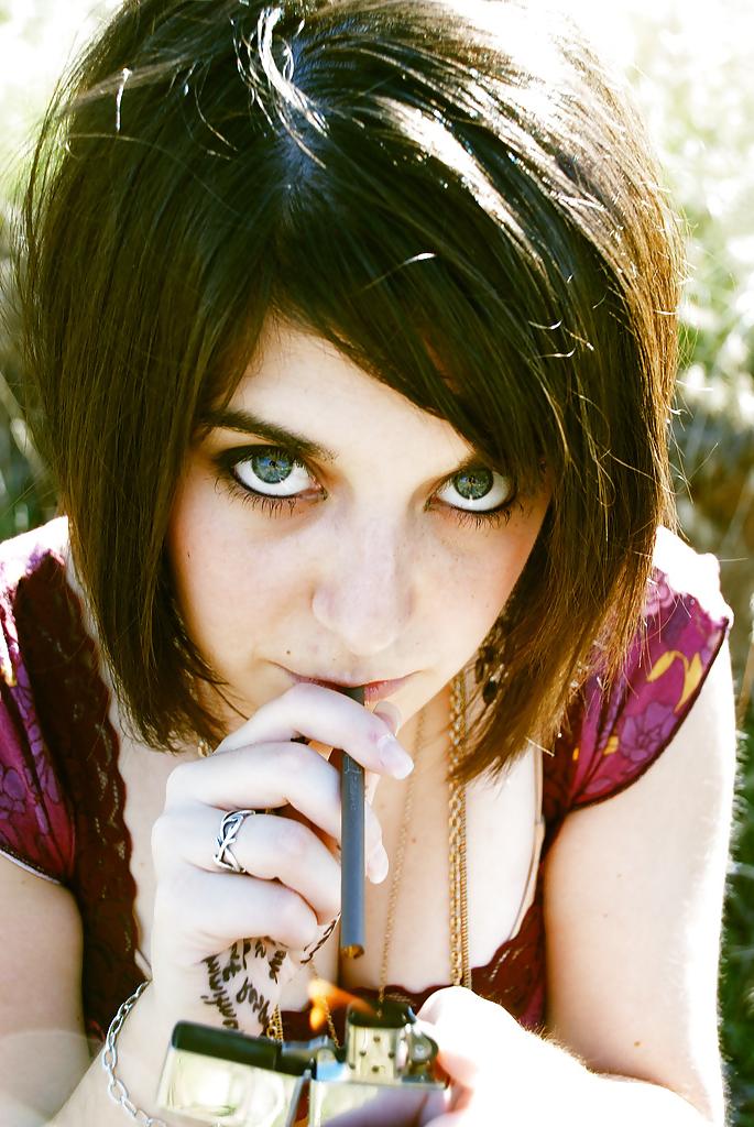 19P Smoking Hotties