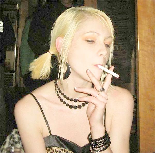 19P Smoking Hotties