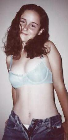 25P Sexy Young Women and MILFs 