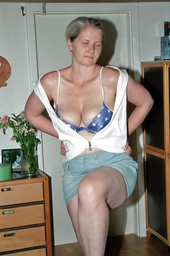 8P SAG - Wife's U.S. Bikini Boobs & Short Sexy Skirt 01