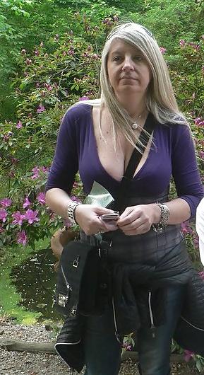 25P American MILF 