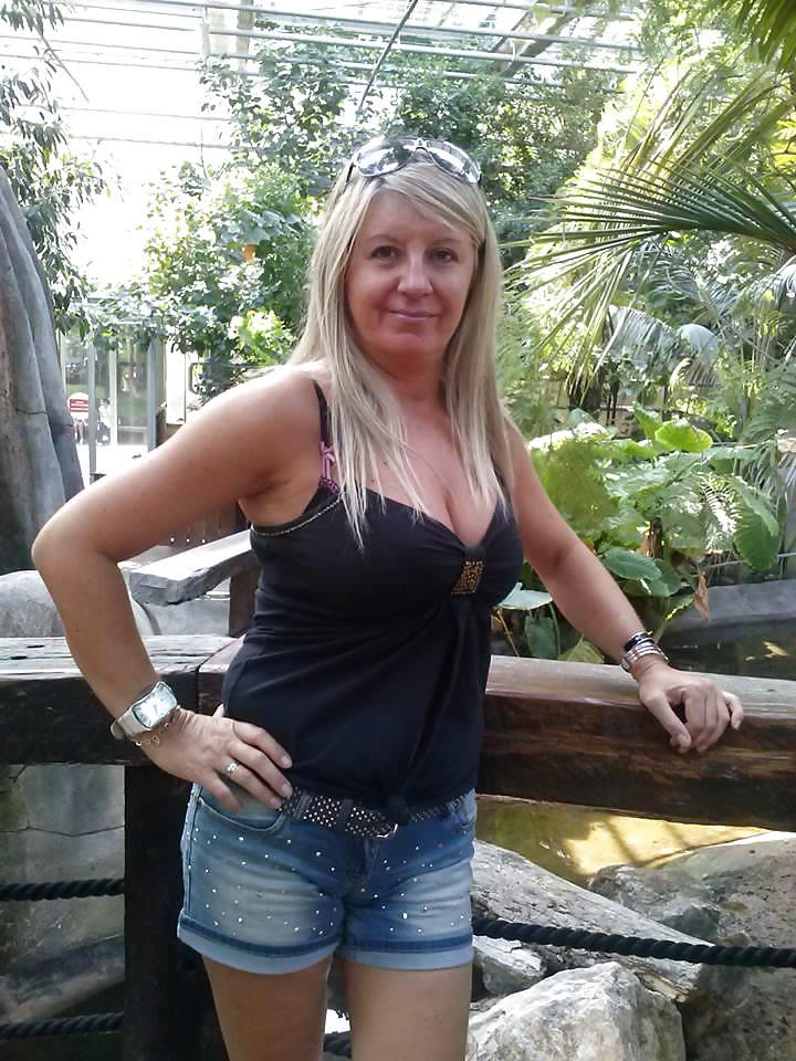 25P American MILF 