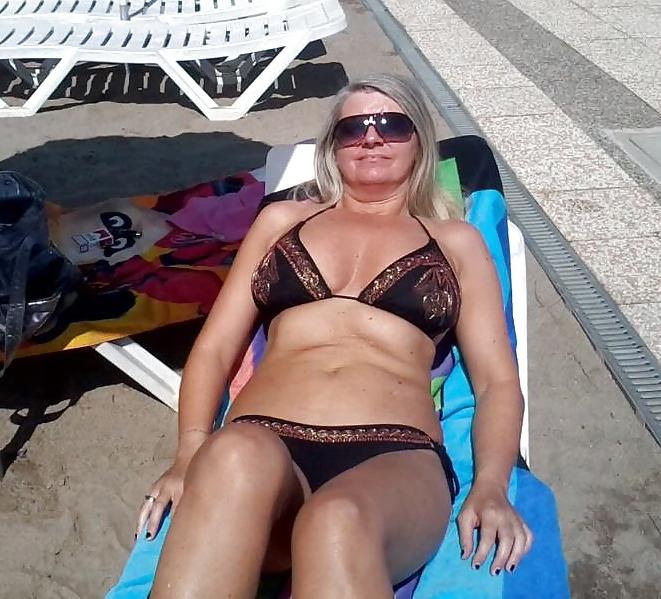 25P American MILF 