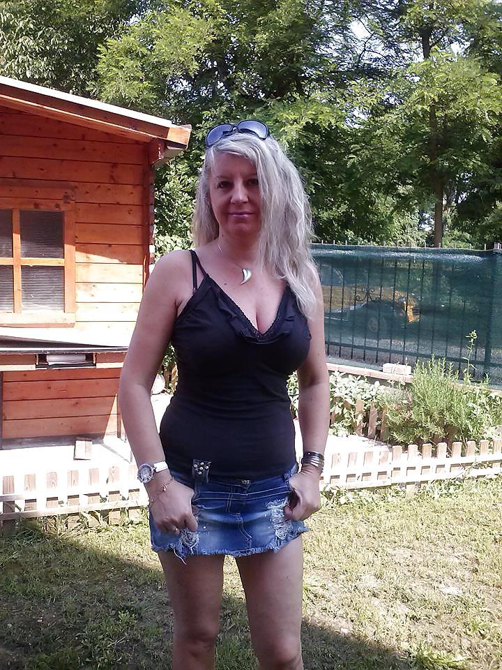 25P American MILF 