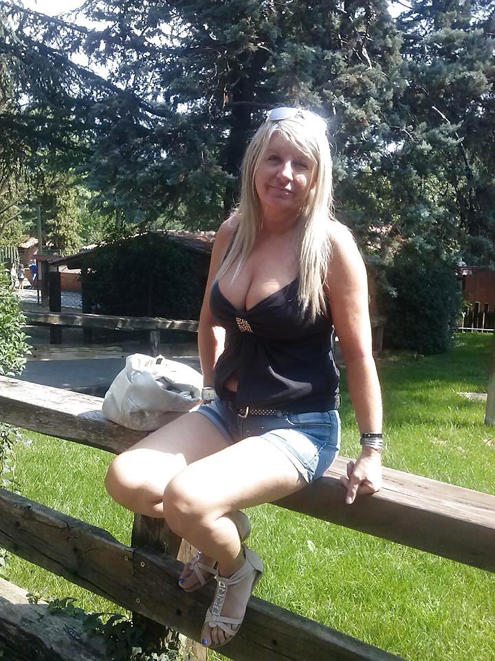 25P American MILF 