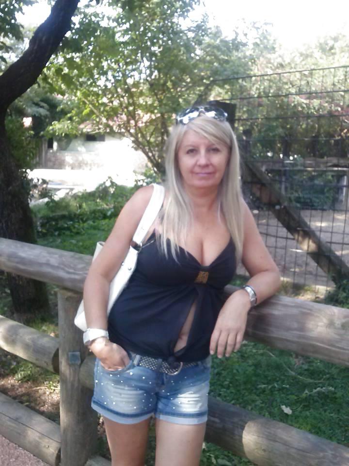 25P American MILF 