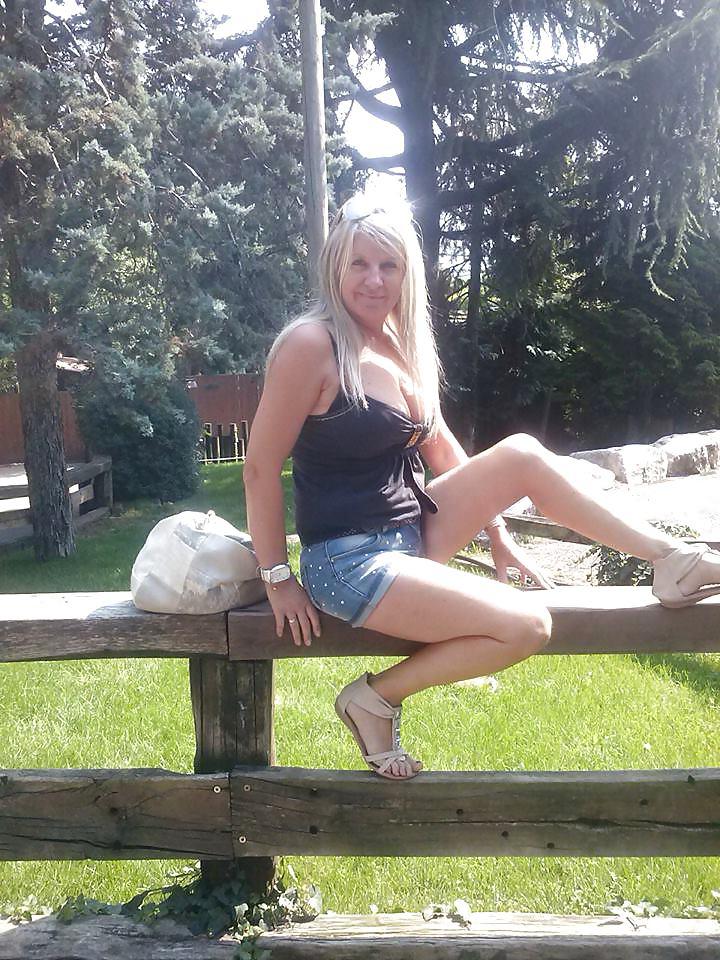25P American MILF 