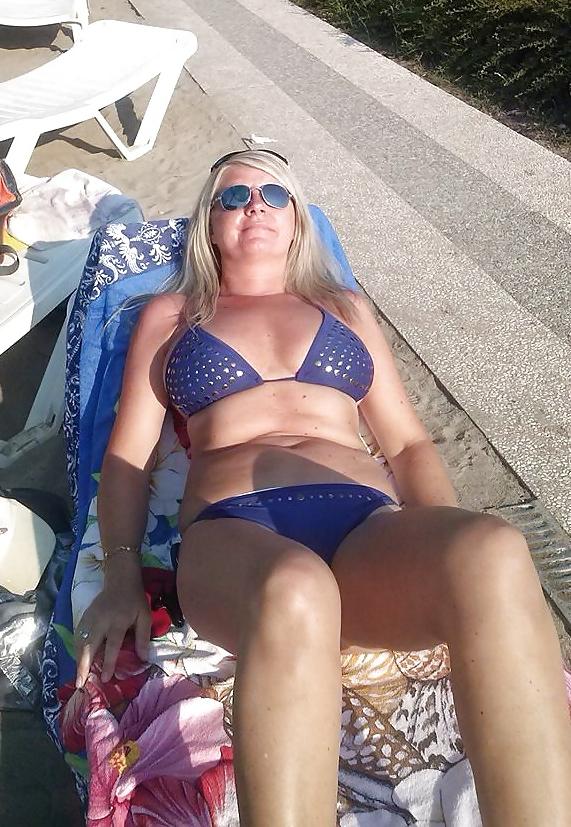 25P American MILF 