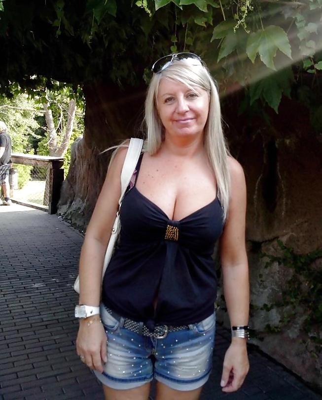 25P American MILF 