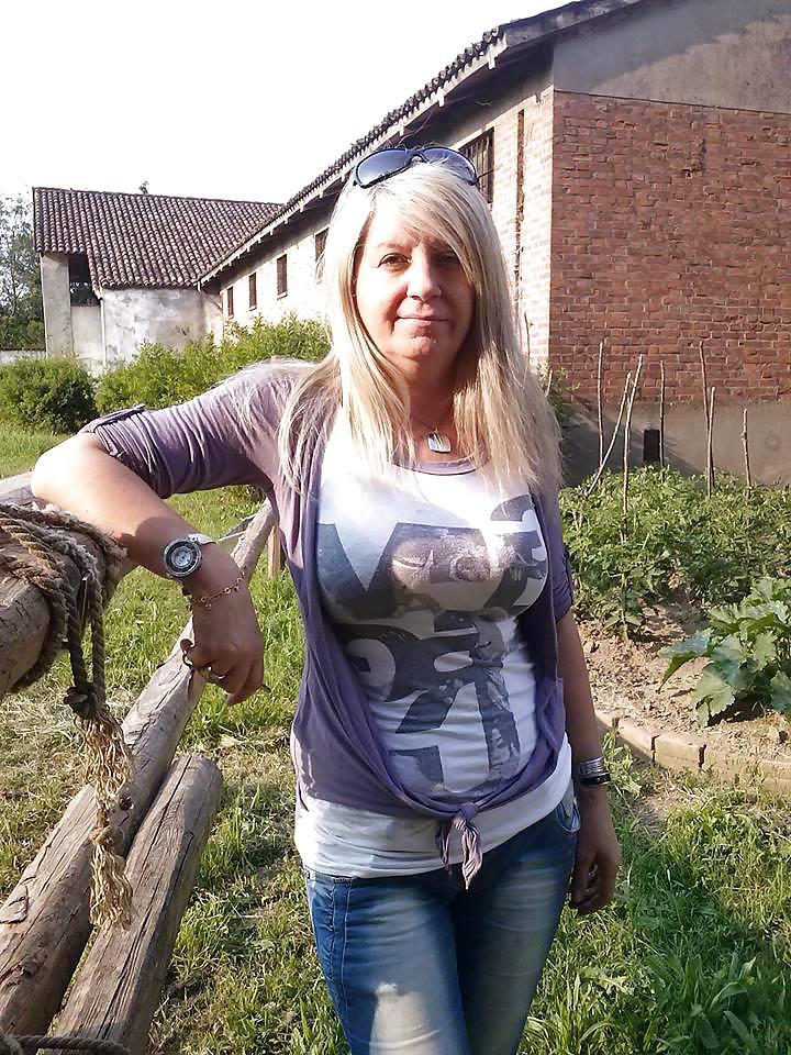 25P American MILF 